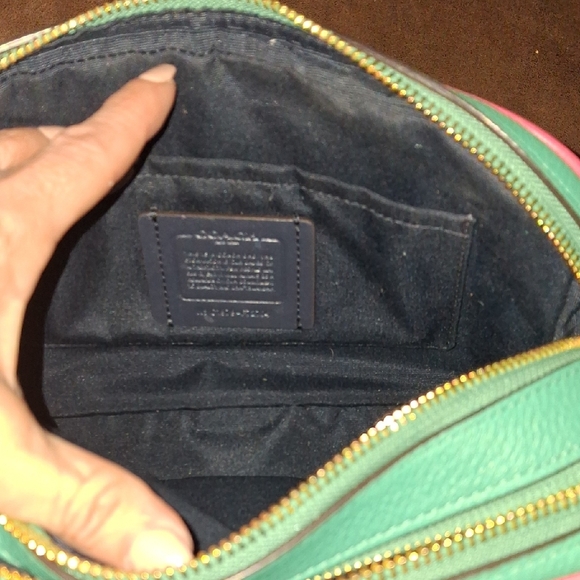 Coach White and Green Bag Pebbled Leather with Embossed Logo - Picture 9 of 11